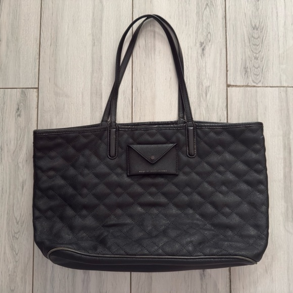 Marc Jacobs  Black Coated Leather Tote. - Picture 1 of 15